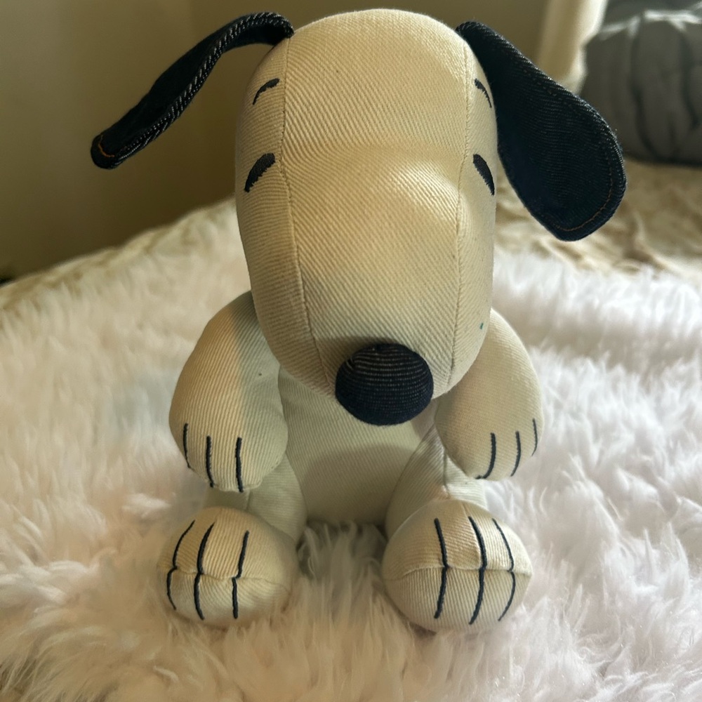 American Eagle Outfitters Cream and Black Snoopy Toy